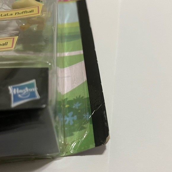 Littlest Pet Shop Families-FluffBall Cats and Silky L’Aroma Skunk - Picture 6 of 9